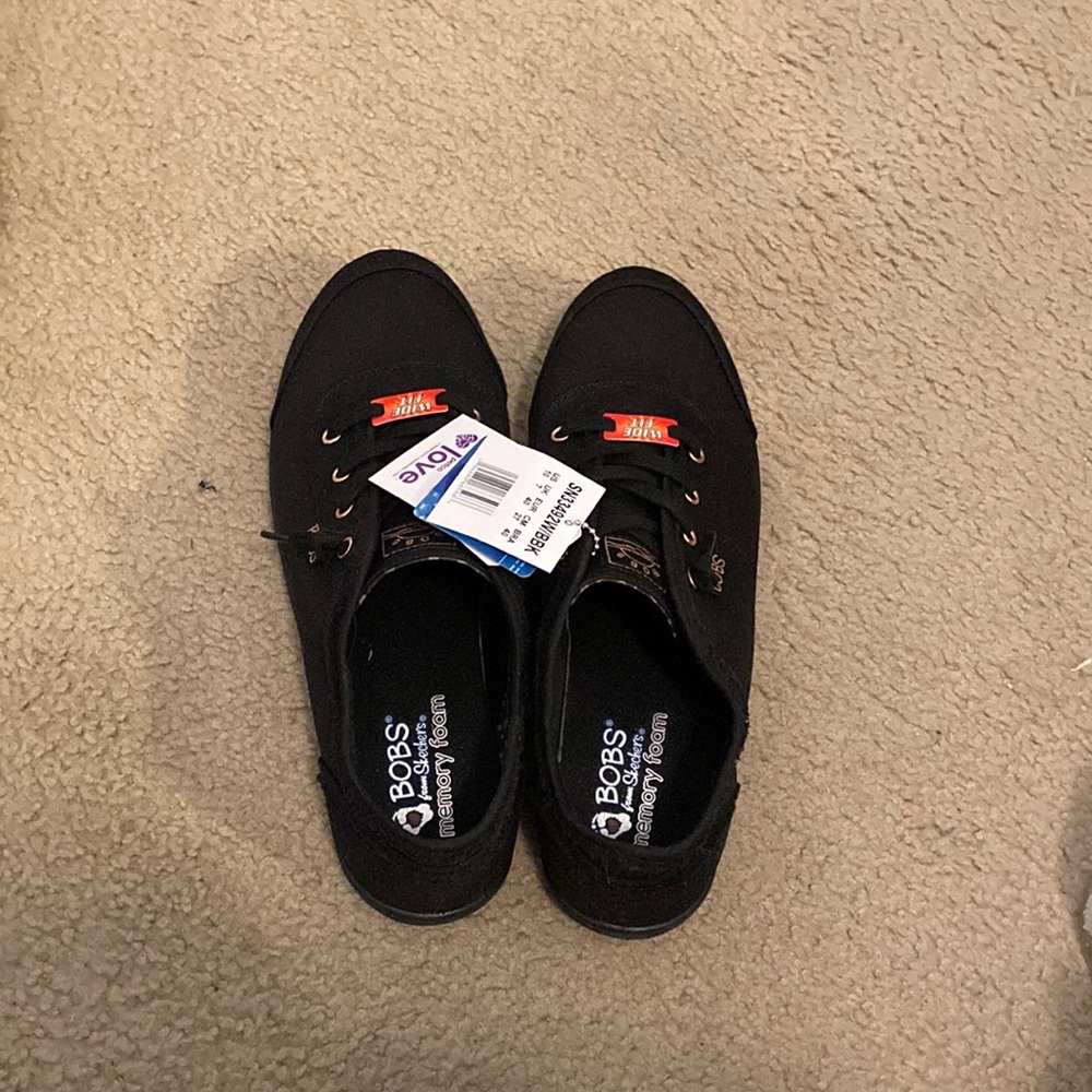 Never worn Sketcher’s Bobs